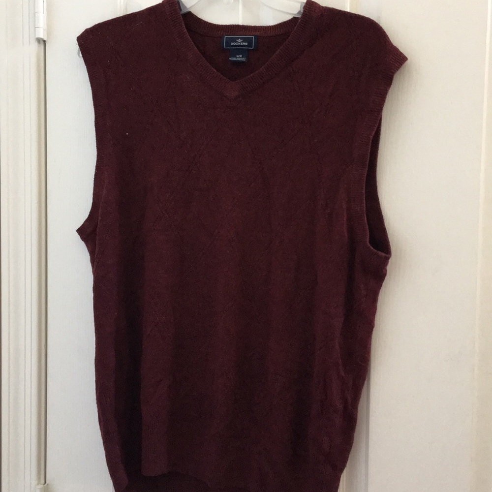 FINAL MARKDOWN MEN’S dockers vest medium